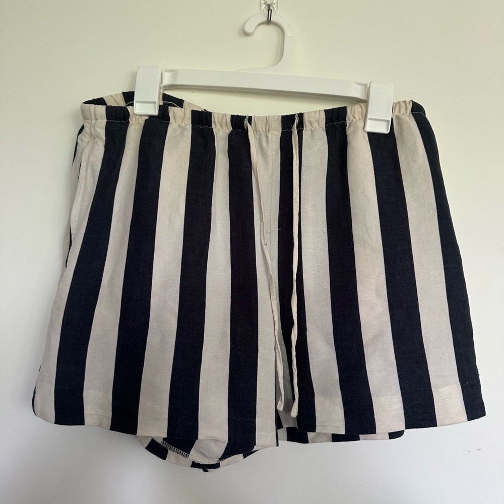 H&M Blue and White Bermuda Shorts with Classic Stripes